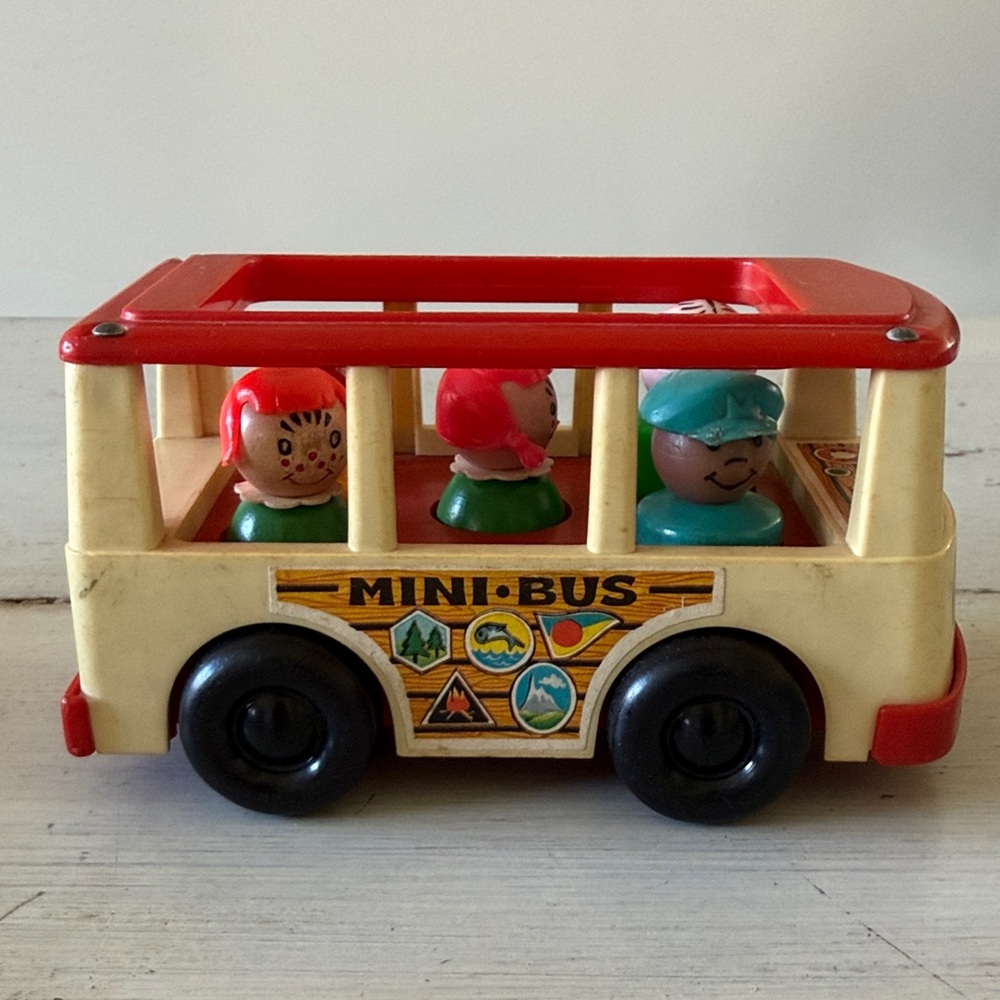 Fisher-Price 1969 Vintage Mini Bus Toy 5 Wooden Little People Toy Figures